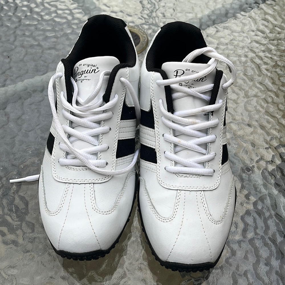 Men’s Original Penguin Munsingwear Mark Leather Stripe Driving Soccer 10…